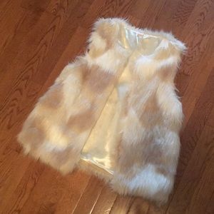 Faux fur vest with pockets